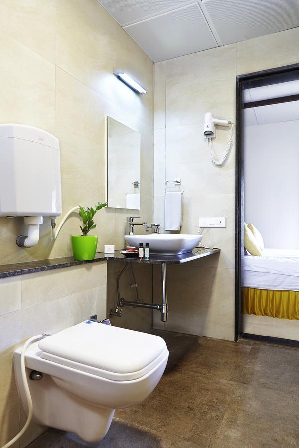 Savana Lake Resort Nashik Extérieur photo