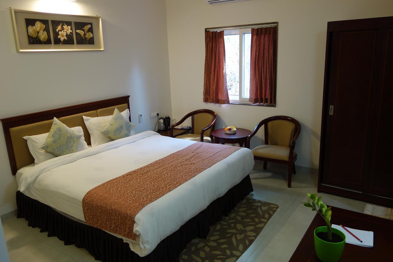 Savana Lake Resort Nashik Extérieur photo